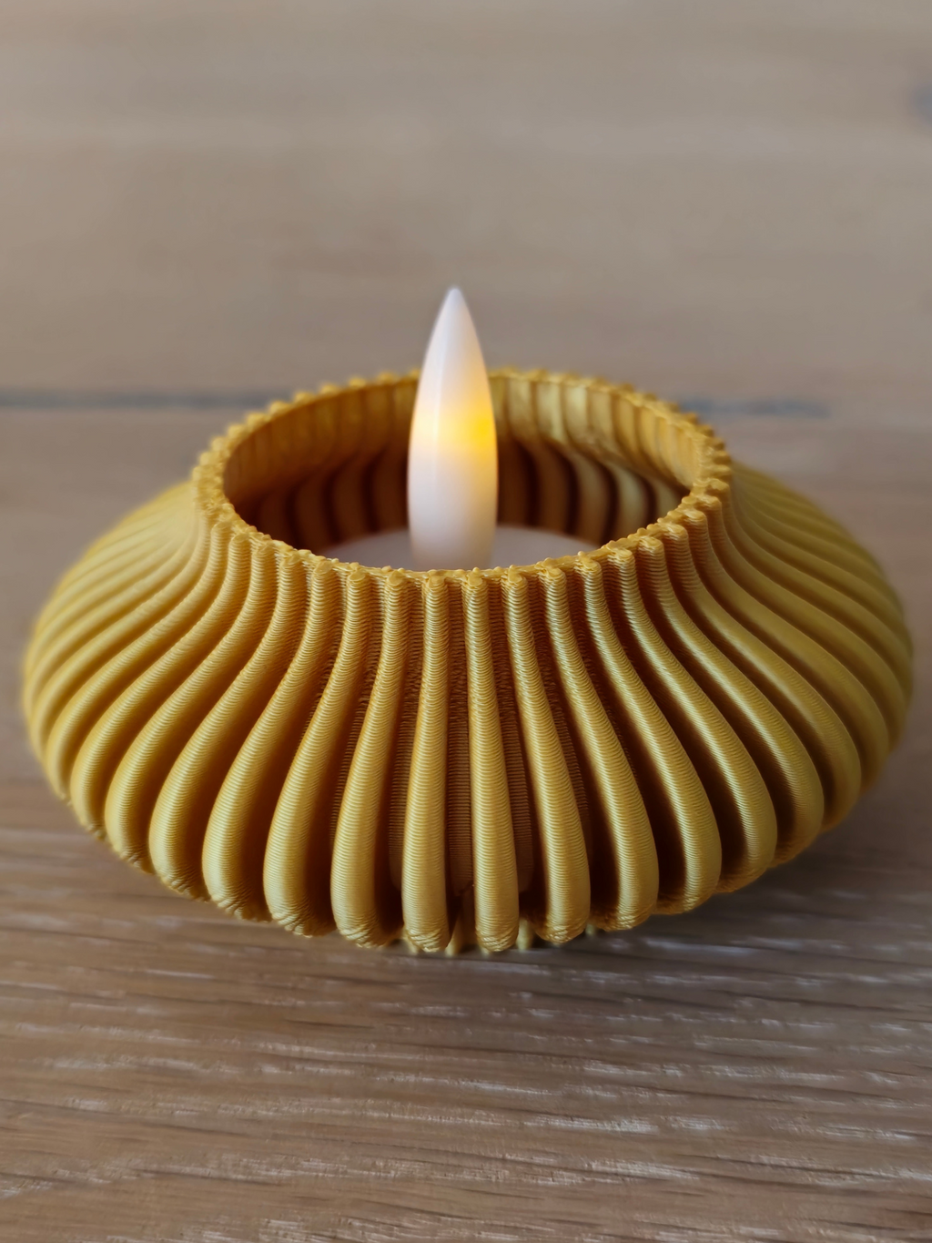 STRIPE Telysholder – Moderne og Elegant LED- eller Telysestake