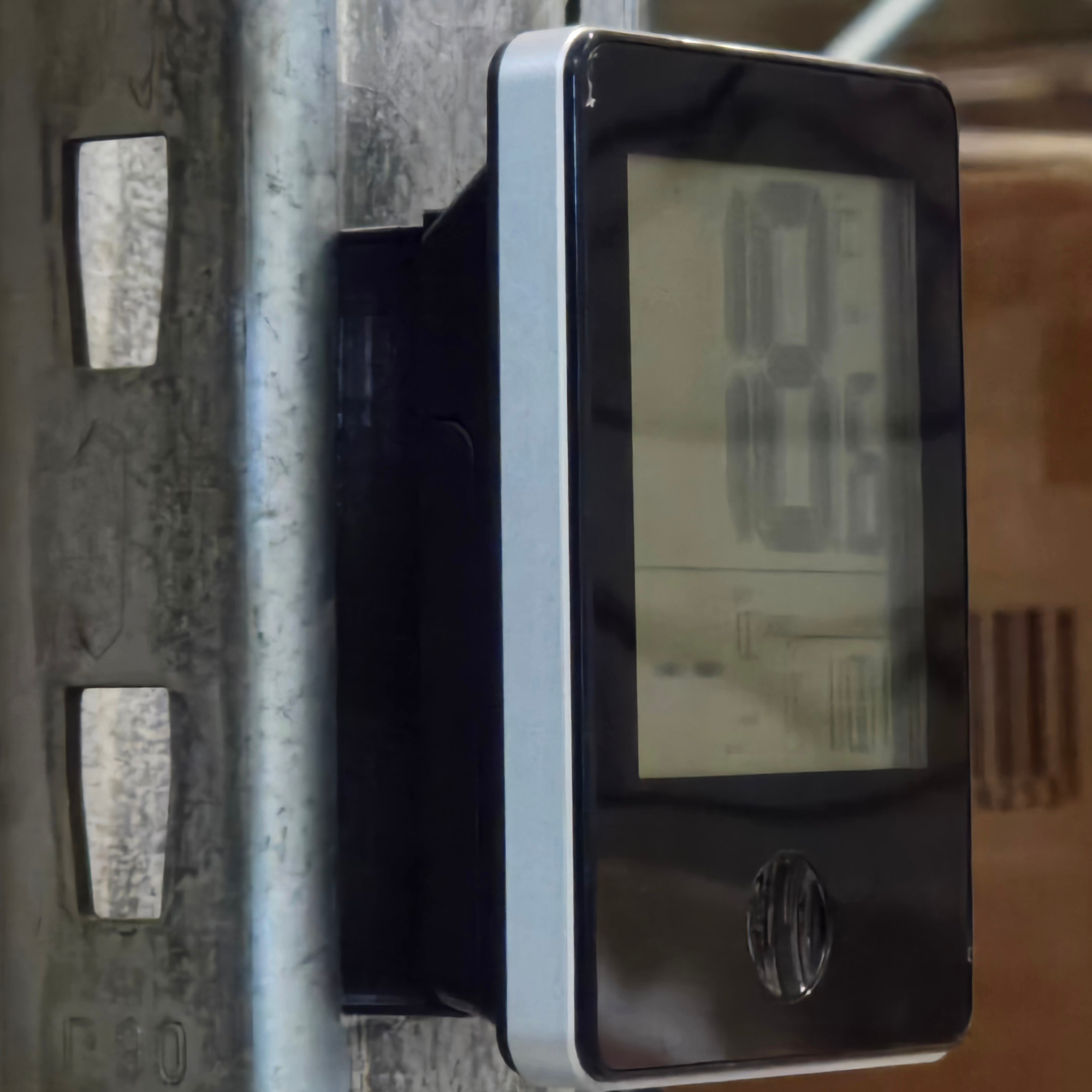 Avtagbart universalt veggfeste