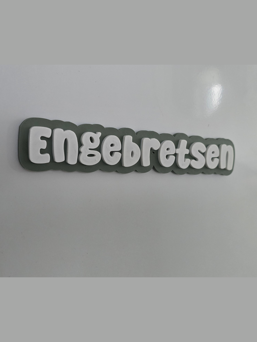 Kjøleskapsmagnet med din tekst !  – Gjør kjøleskapet personlig!