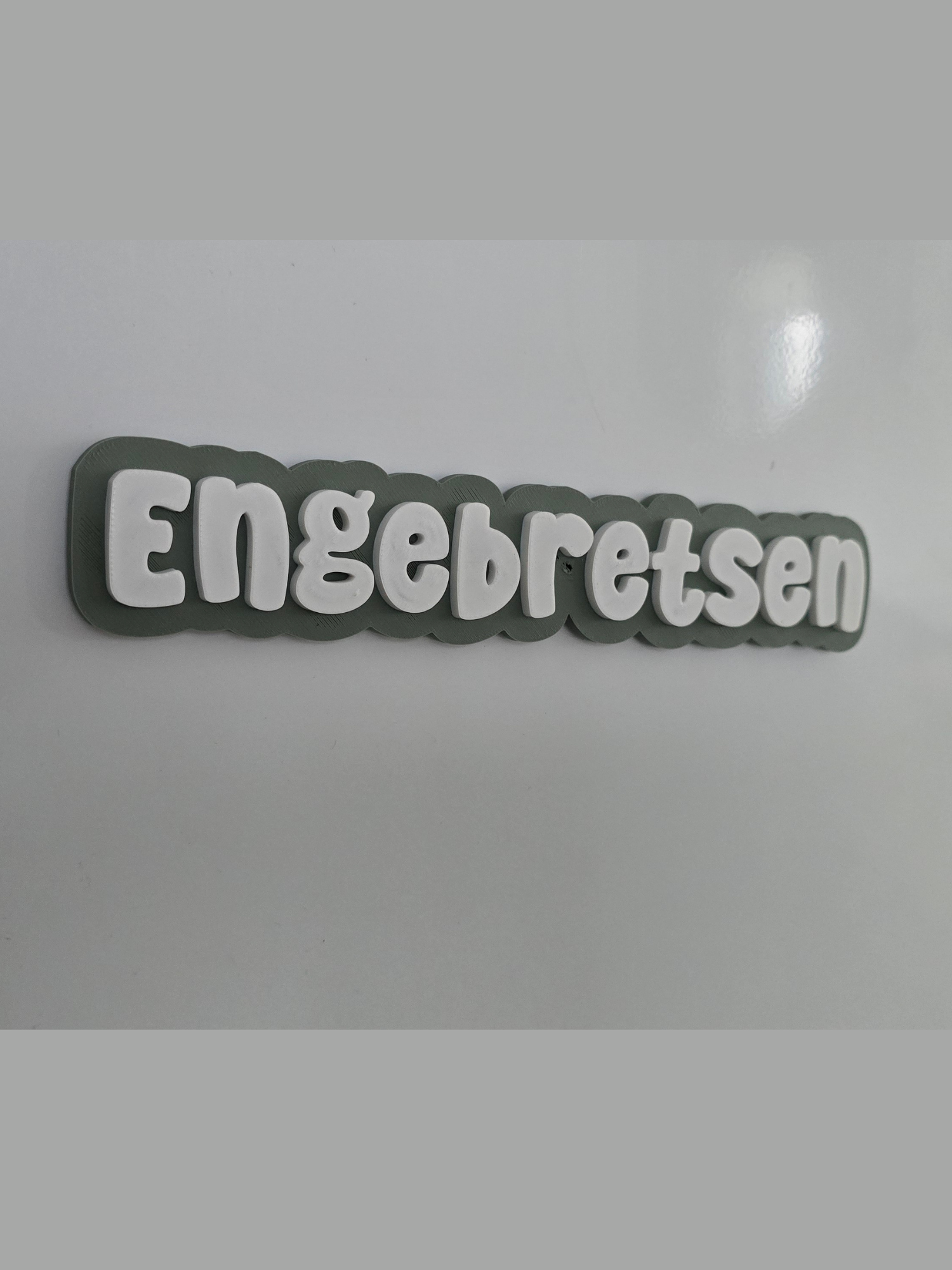 Kjøleskapsmagnet med din tekst !  – Gjør kjøleskapet personlig!