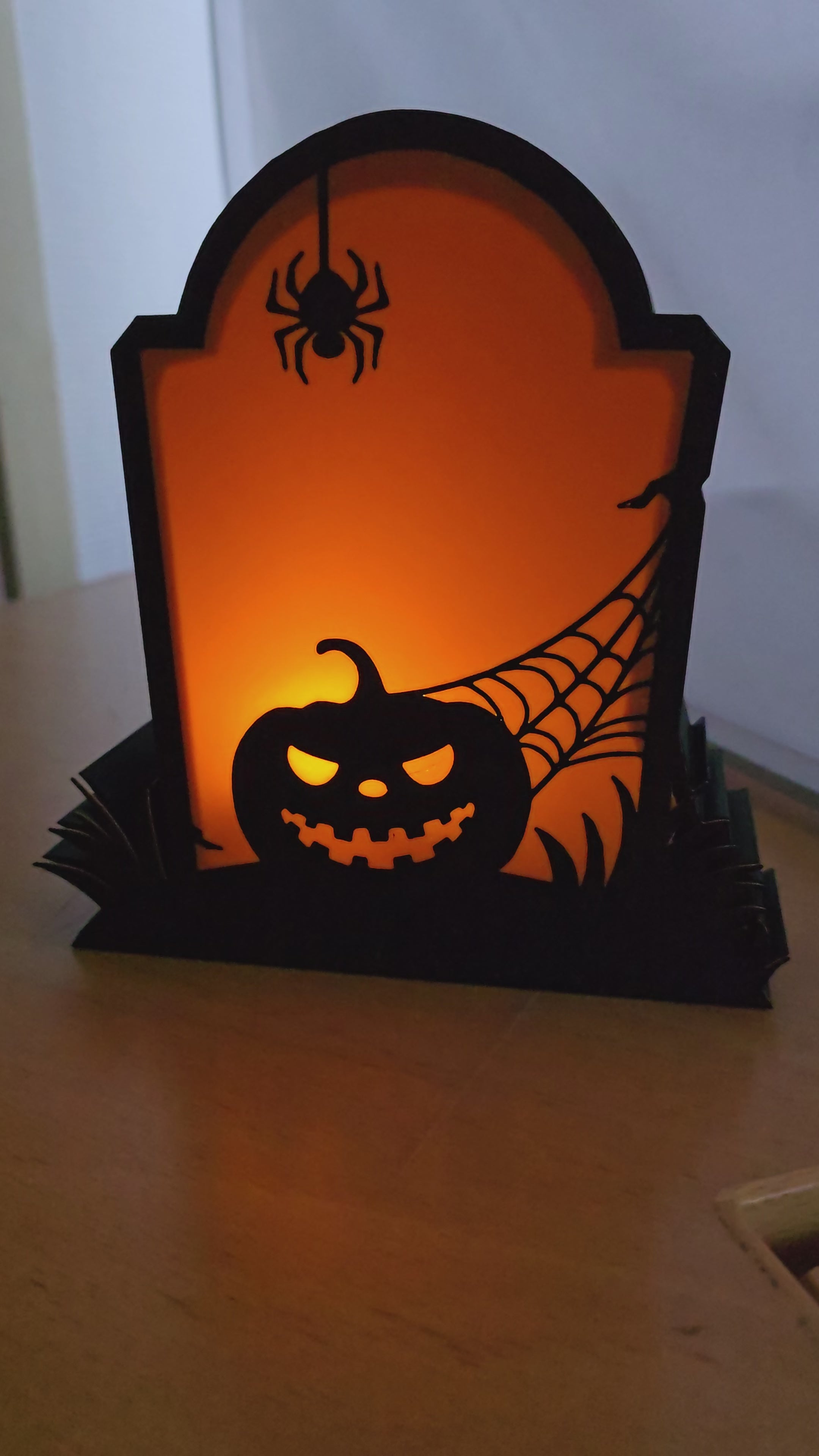 3d printet halloween telys gravsten