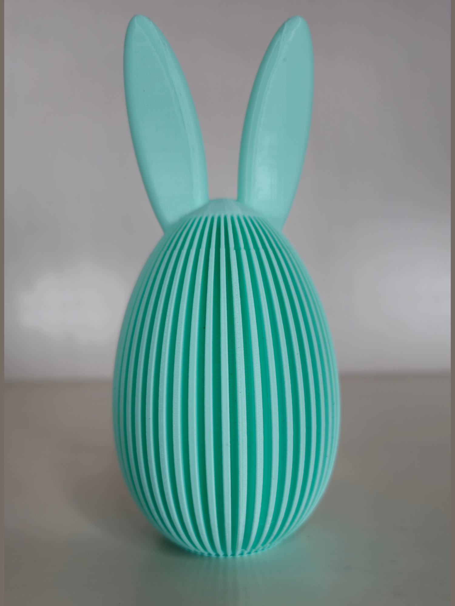 STRIPE Påskeegg med Kaninører i Pastellfarger